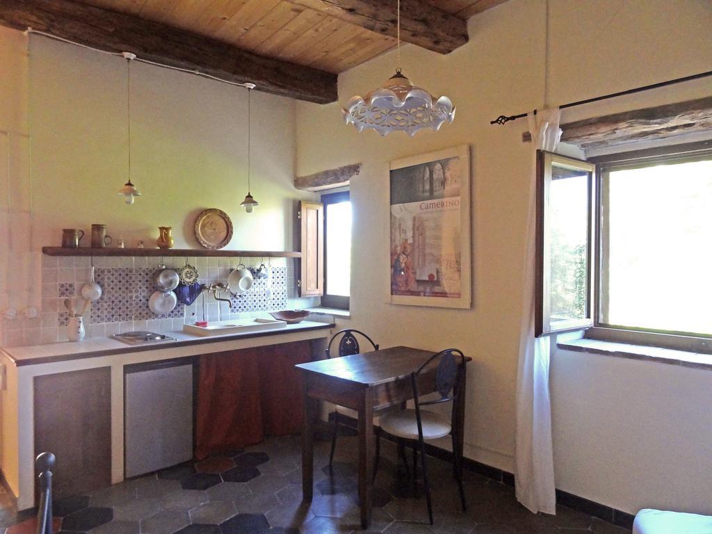 Locanda Dell'Istrice Камеріно Номер фото