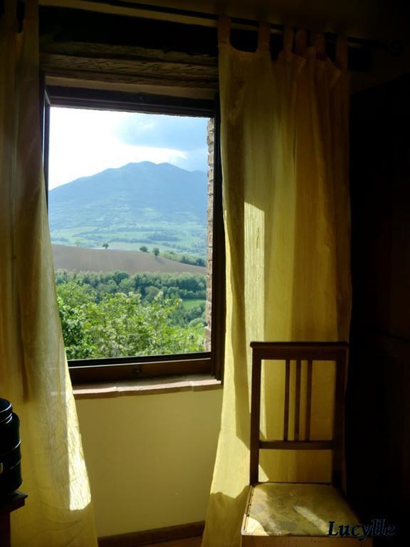 Locanda Dell'Istrice Камеріно Номер фото